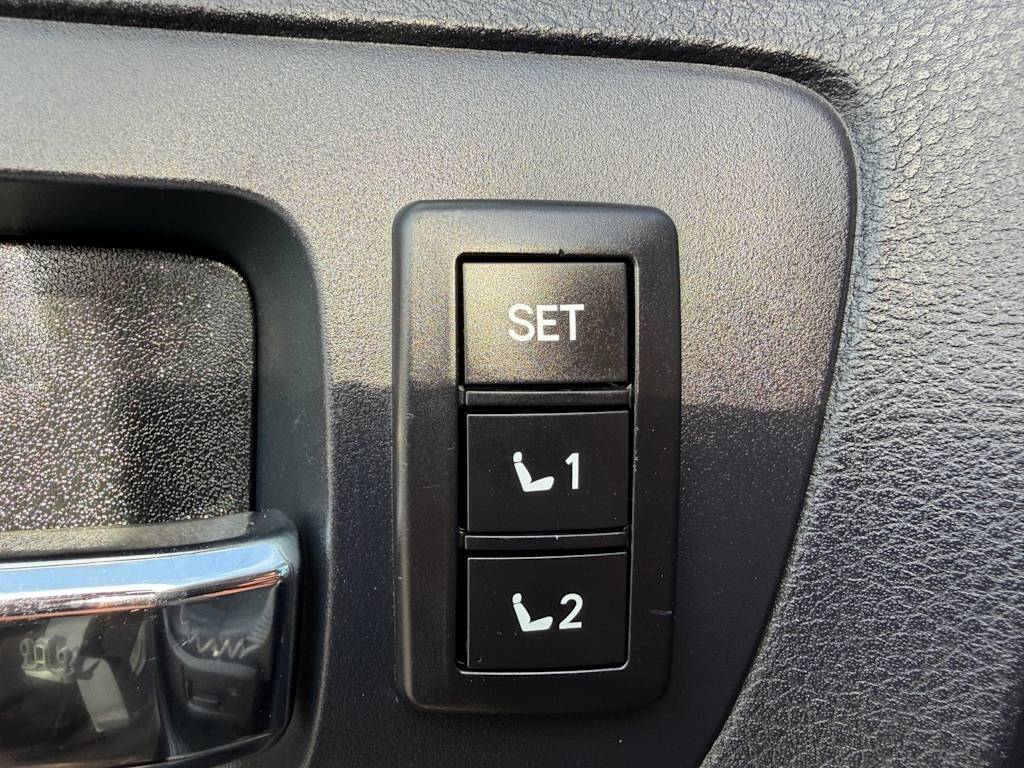 Thumbnail: 2015 Toyota Tundra - 21
