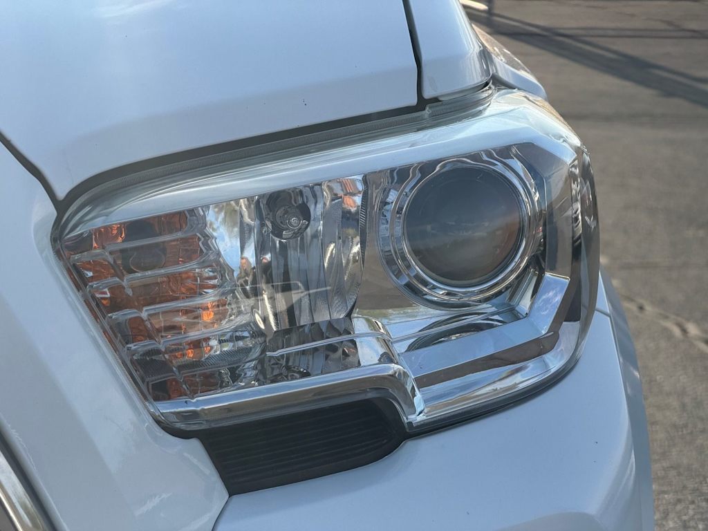 Thumbnail: 2020 Toyota Tacoma - 39