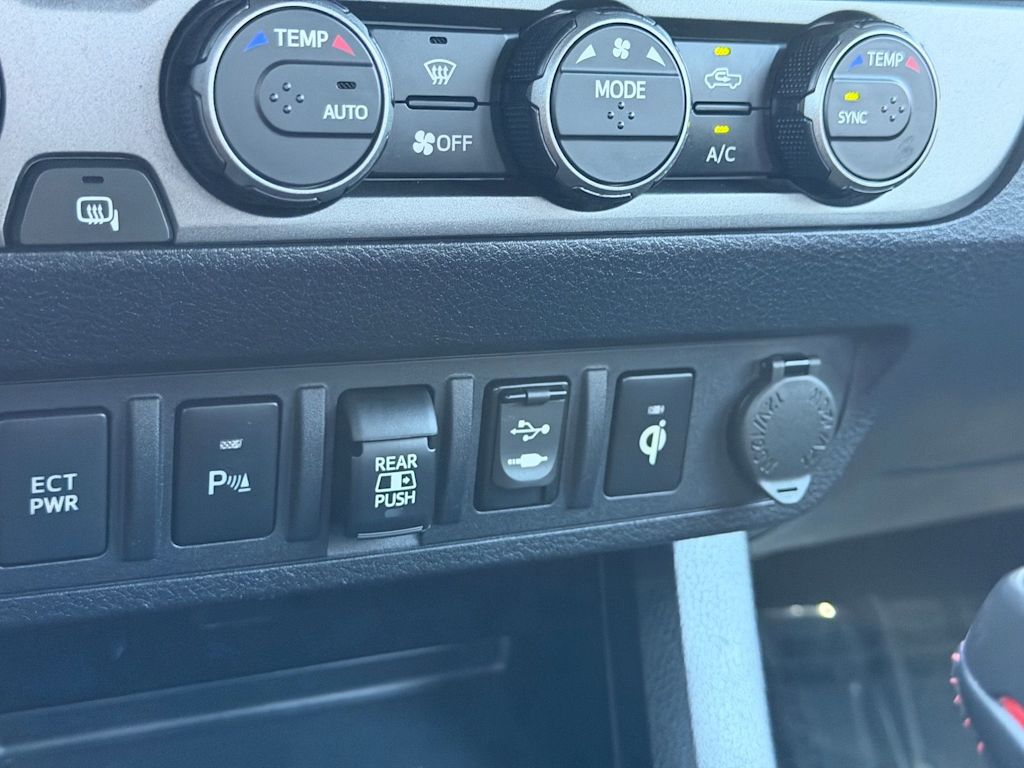 Thumbnail: 2019 Toyota Tacoma - 25