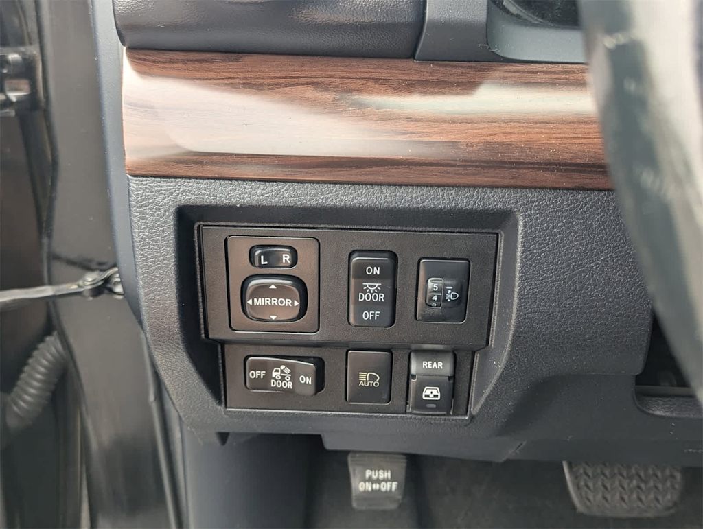 Thumbnail: 2019 Toyota Tundra - 34