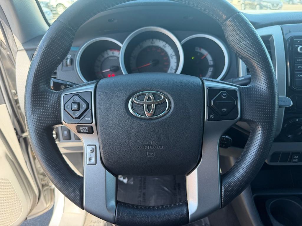 Thumbnail: 2015 Toyota Tacoma - 11