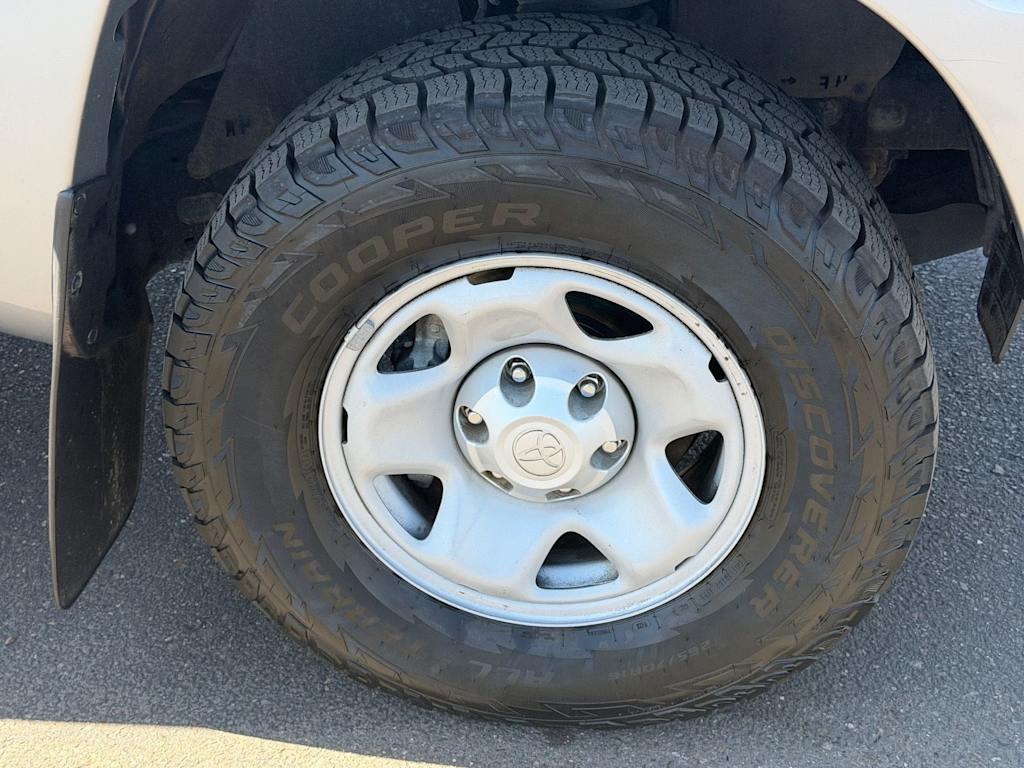 Thumbnail: 2015 Toyota Tacoma - 7