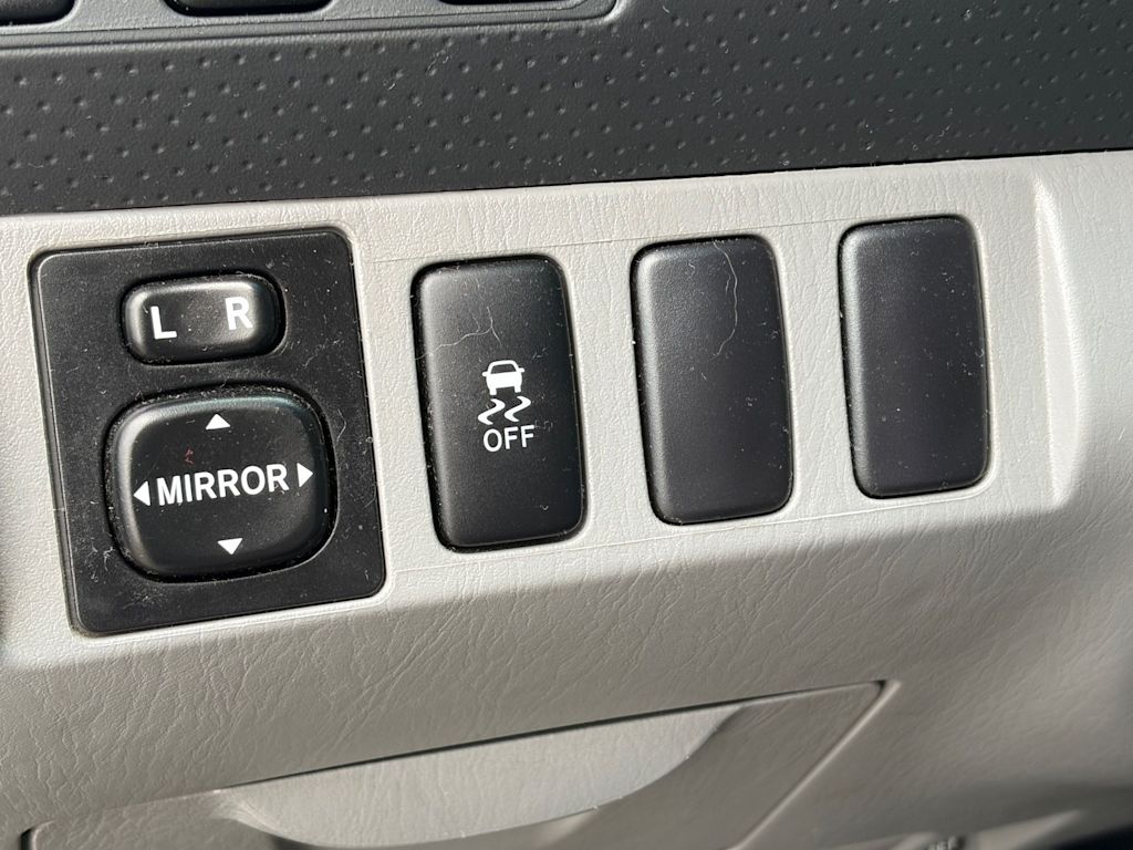 Thumbnail: 2015 Toyota Tacoma - 12