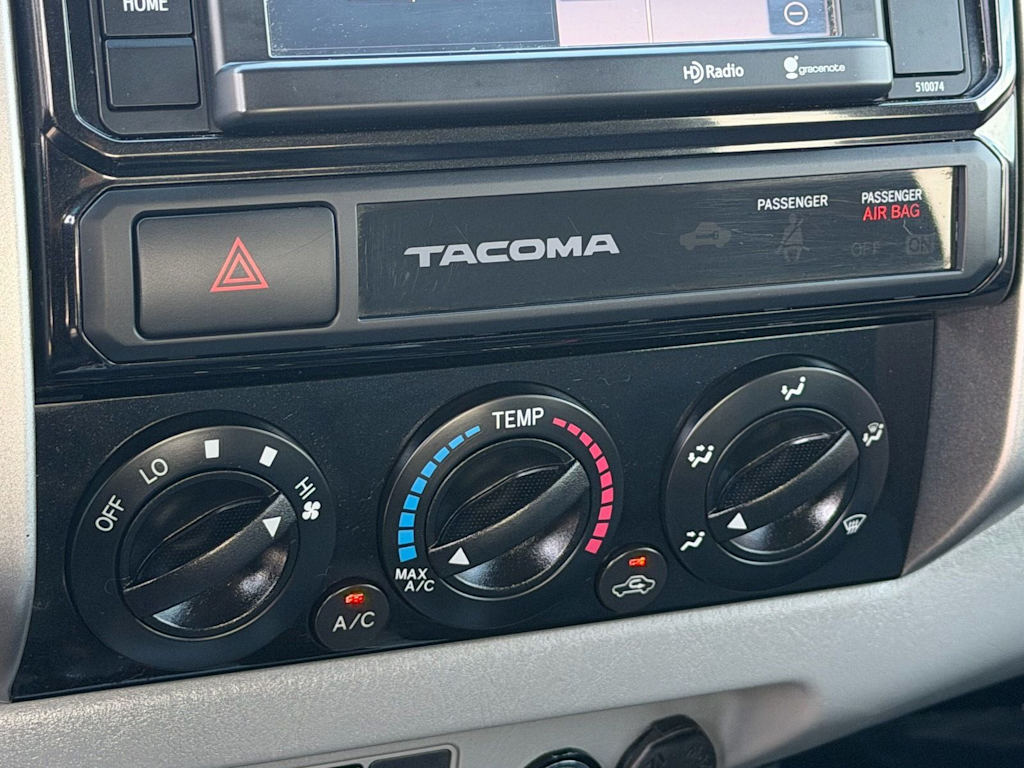 Thumbnail: 2015 Toyota Tacoma - 30