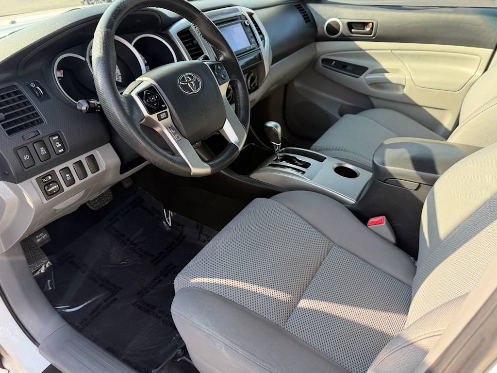 Thumbnail: 2015 Toyota Tacoma - 8