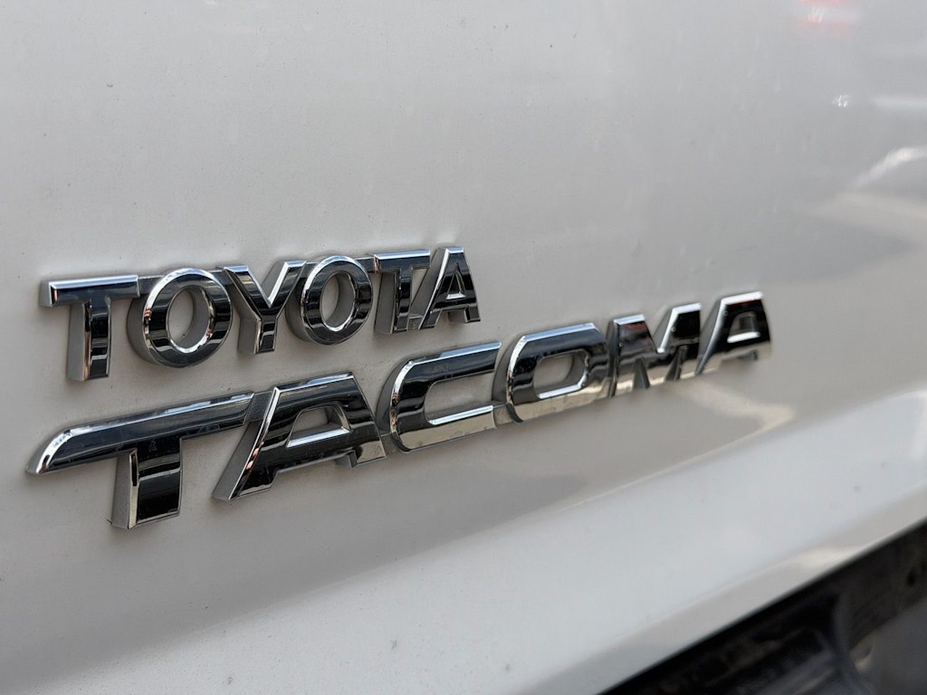 Thumbnail: 2014 Toyota Tacoma - 11