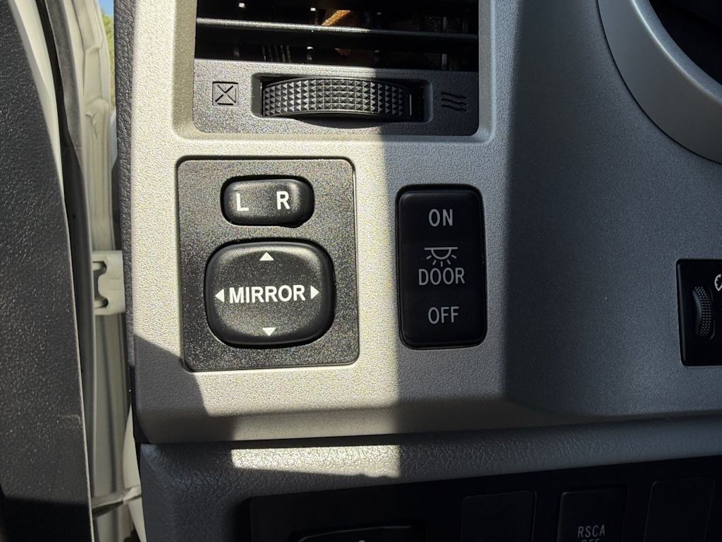 Thumbnail: 2007 Toyota Tundra - 25