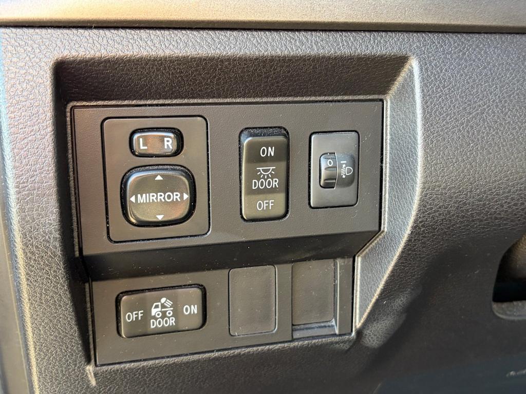 Thumbnail: 2015 Toyota Tundra - 12
