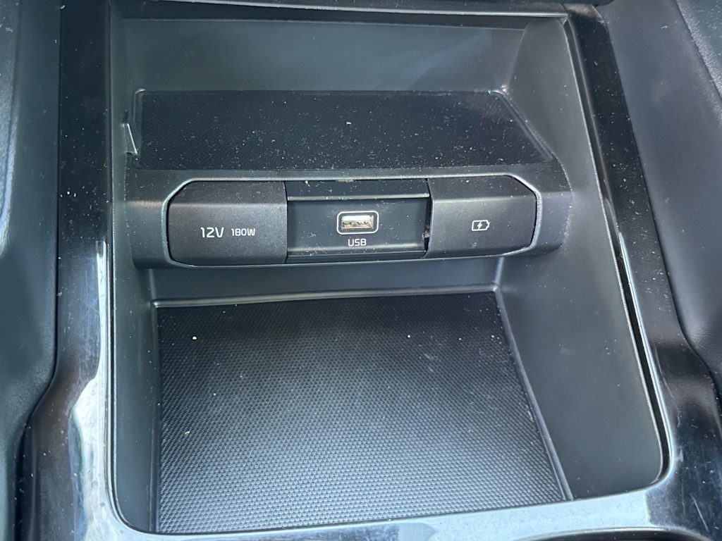 Thumbnail: 2020 Kia Telluride - 31