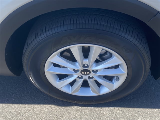 Thumbnail: 2020 Kia Sorento - 6