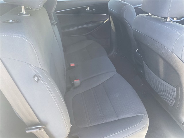 Thumbnail: 2020 Kia Sorento - 10