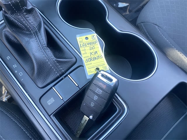 Thumbnail: 2020 Kia Sorento - 17