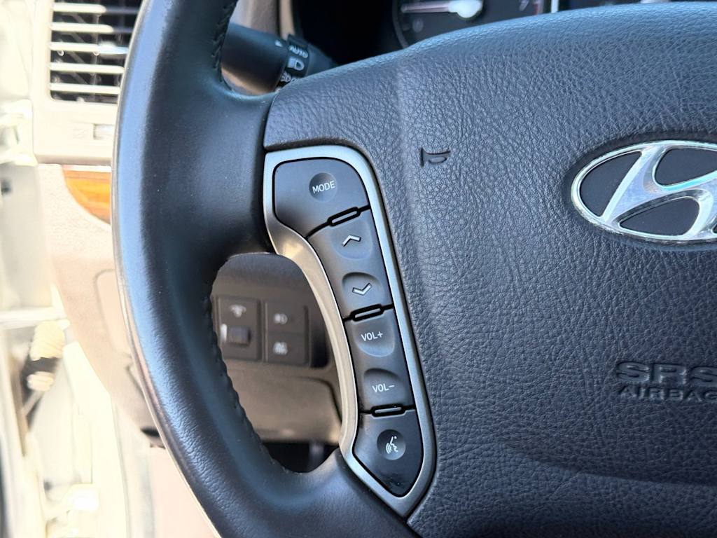 Thumbnail: 2011 Hyundai Santa Fe - 23