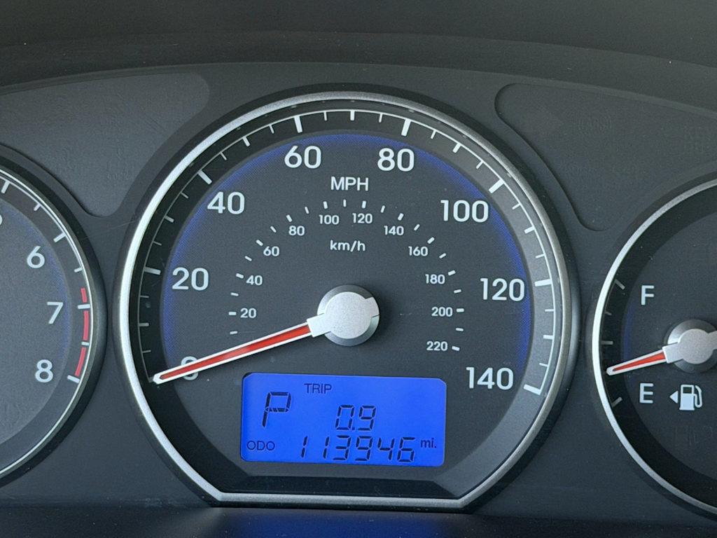 Thumbnail: 2011 Hyundai Santa Fe - 25