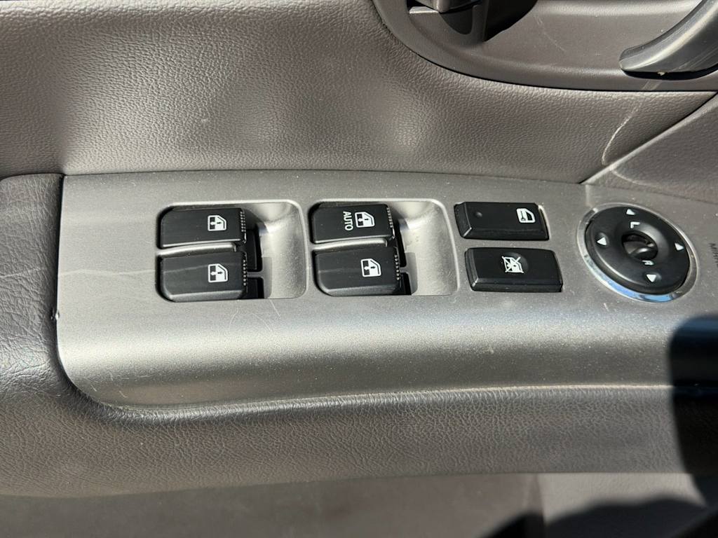 Thumbnail: 2011 Hyundai Santa Fe - 19