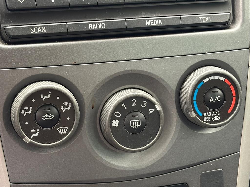 Thumbnail: 2012 Toyota Corolla - 10