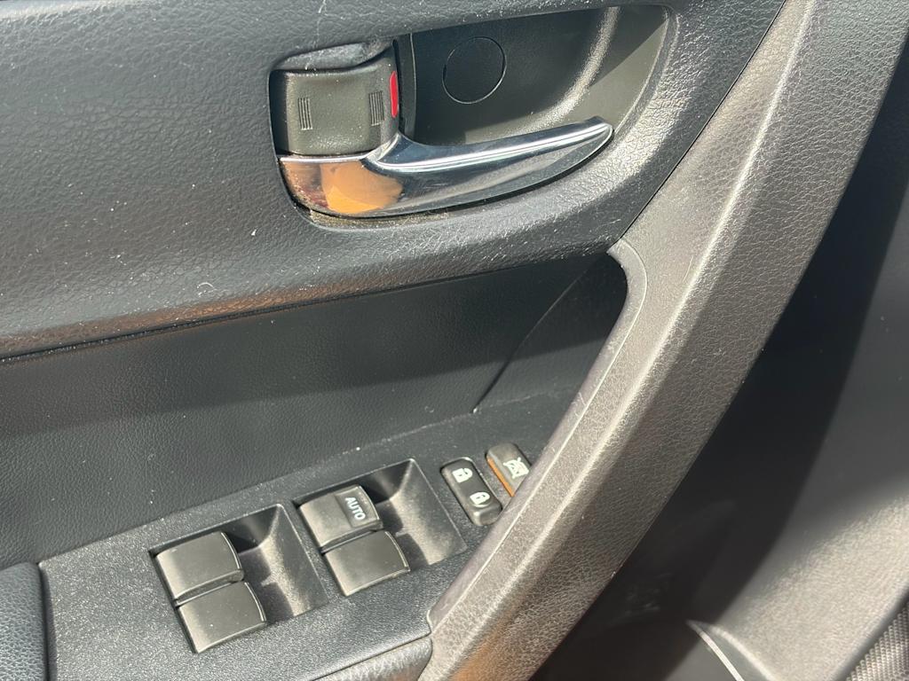 Thumbnail: 2015 Toyota Corolla - 23