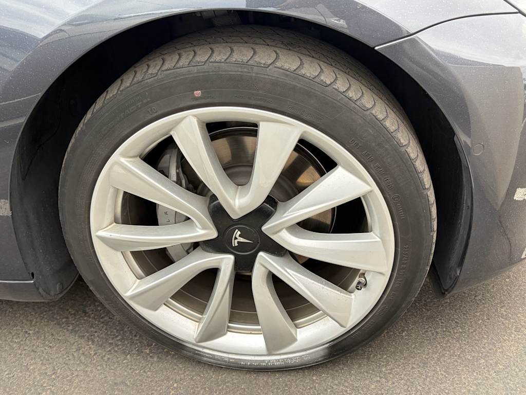 Thumbnail: 2020 Tesla Model 3 - 4
