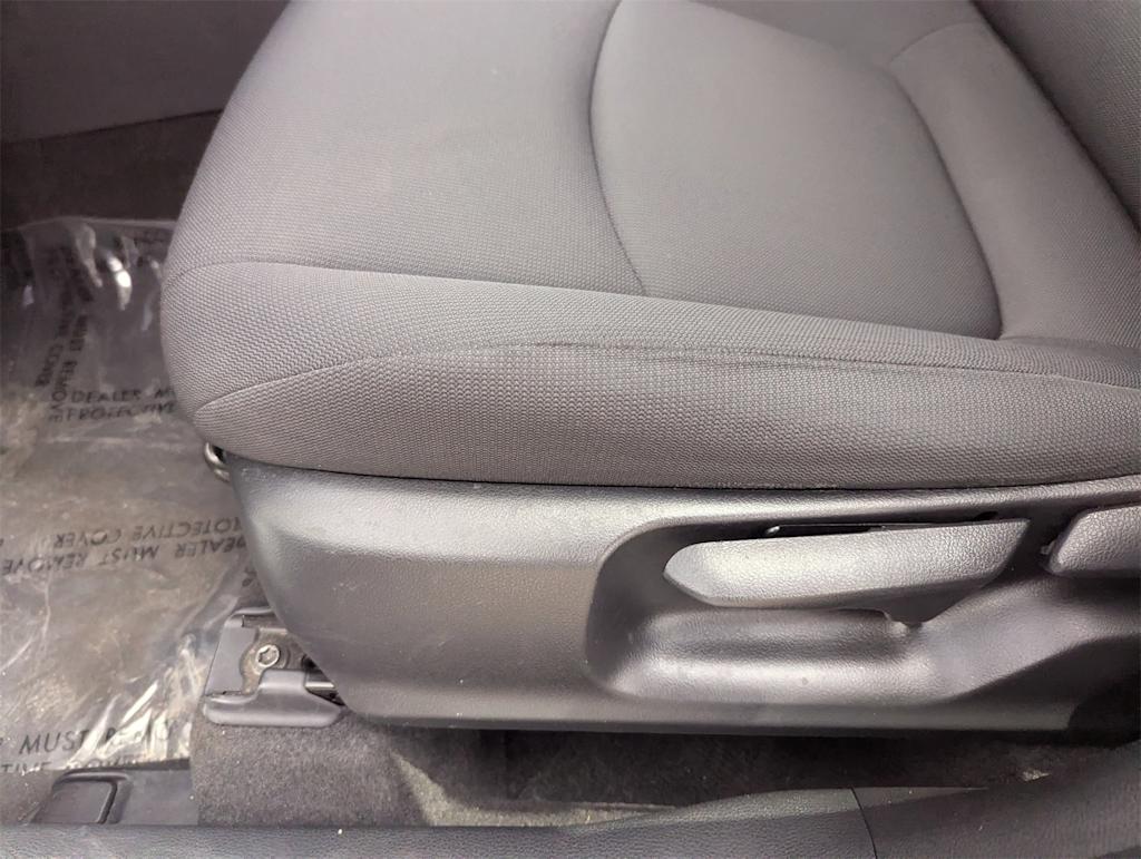 Thumbnail: 2022 Toyota Corolla Cross - 29