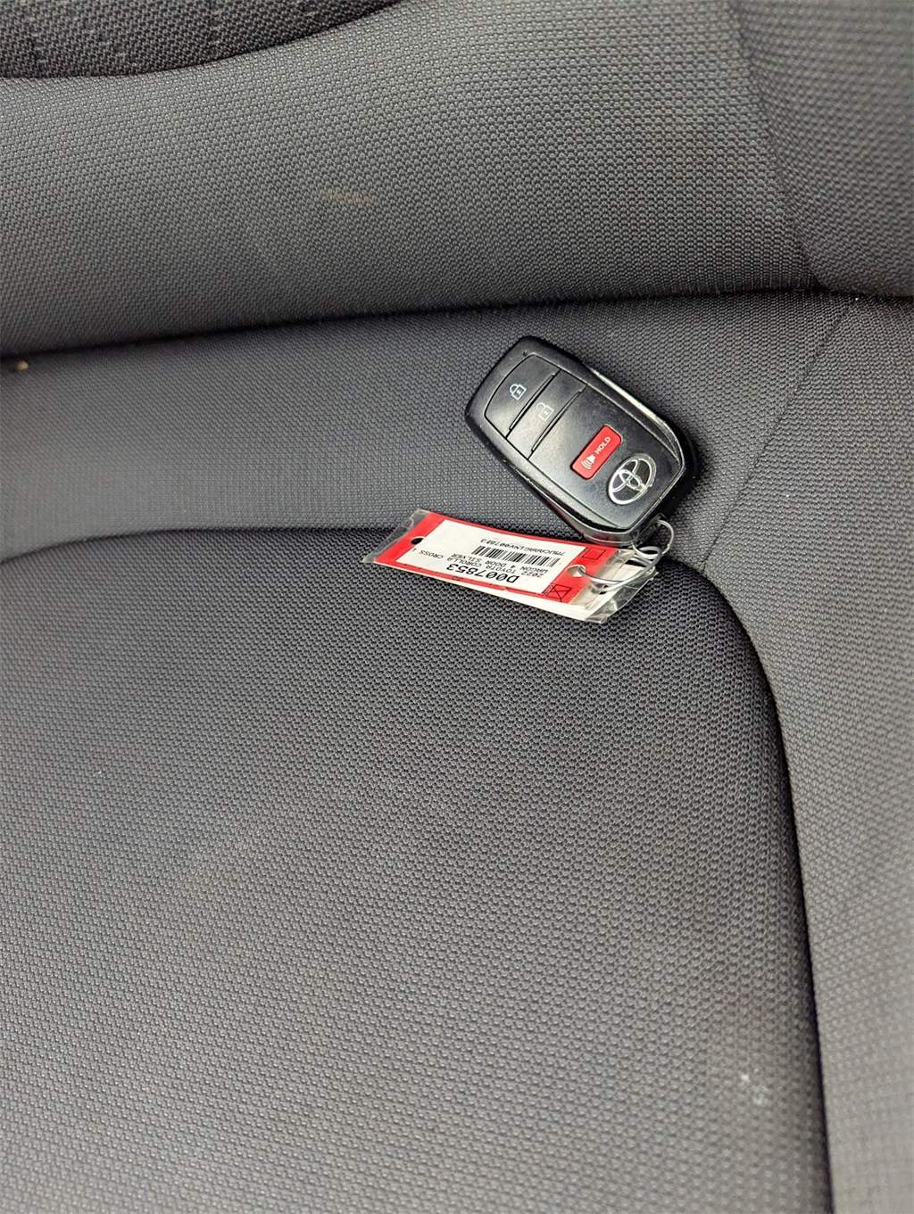 Thumbnail: 2022 Toyota Corolla Cross - 17