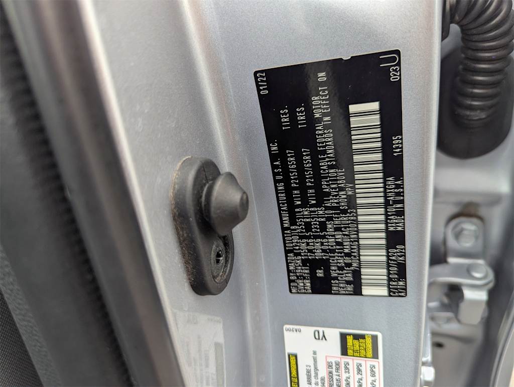 Thumbnail: 2022 Toyota Corolla Cross - 18