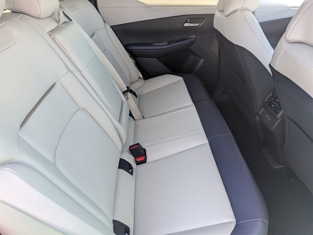 Thumbnail: 2026 Nissan Leaf - 11