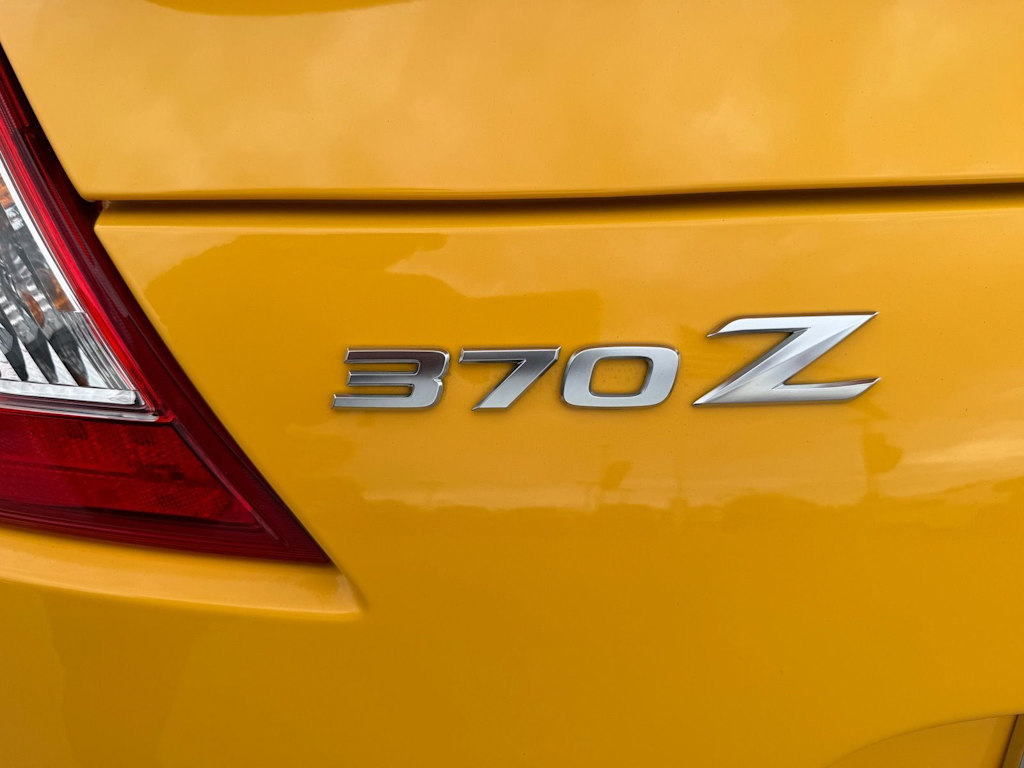 Thumbnail: 2009 Nissan Z - 30