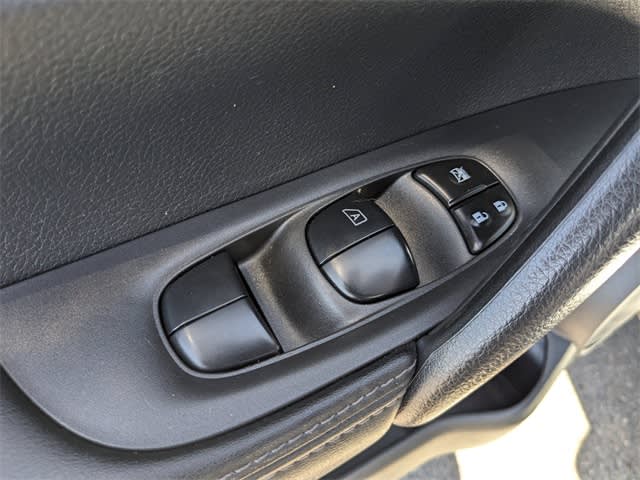 Thumbnail: 2021 Nissan Rogue Sport - 27