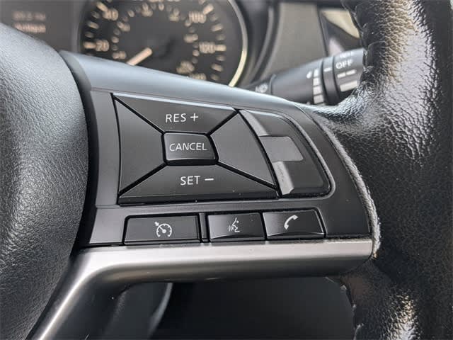 Thumbnail: 2021 Nissan Rogue Sport - 32
