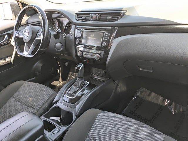 Thumbnail: 2021 Nissan Rogue Sport - 2