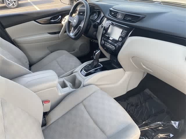 Thumbnail: 2020 Nissan Rogue Sport - 2