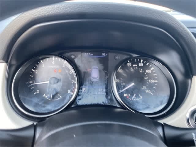 Thumbnail: 2020 Nissan Rogue Sport - 15