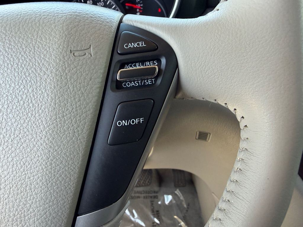 Thumbnail: 2016 Nissan Quest - 16