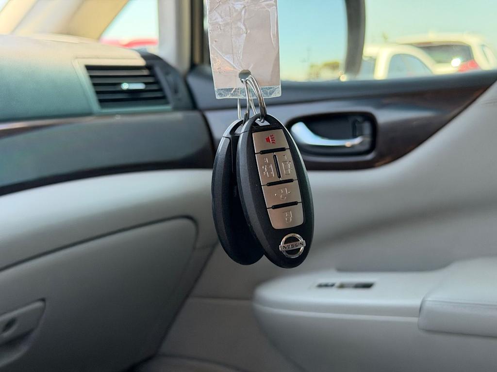 Thumbnail: 2016 Nissan Quest - 31
