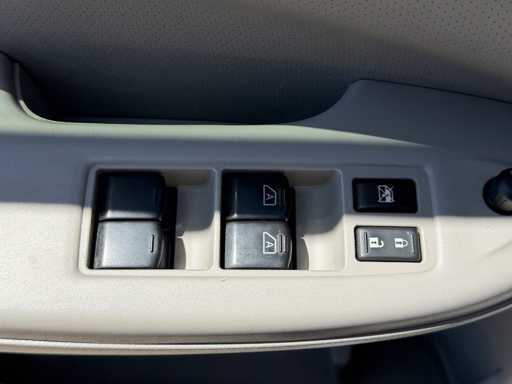 Thumbnail: 2016 Nissan Quest - 21