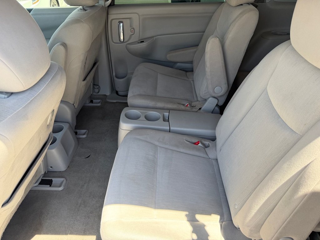 Thumbnail: 2016 Nissan Quest - 11