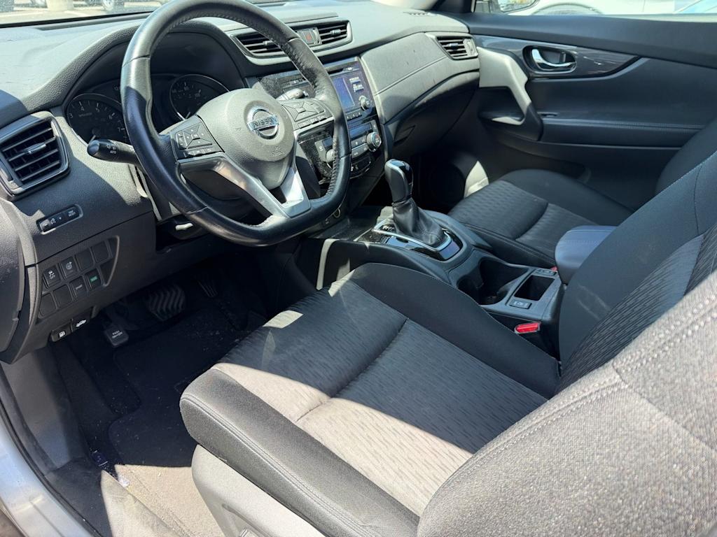 Thumbnail: 2017 Nissan Rogue - 4