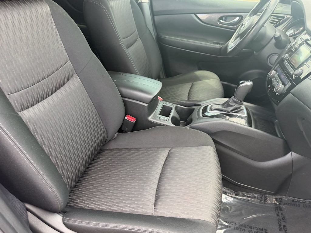 Thumbnail: 2017 Nissan Rogue - 9