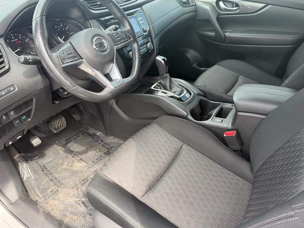 Thumbnail: 2017 Nissan Rogue - 8