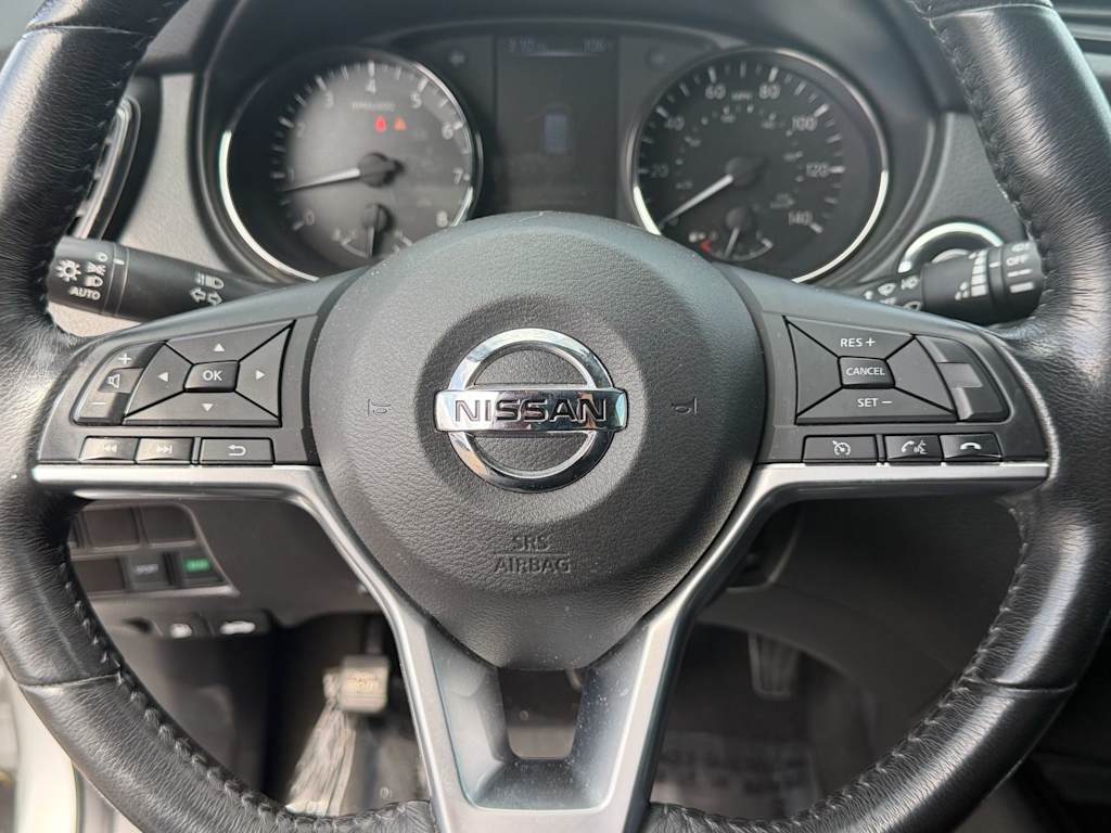 Thumbnail: 2017 Nissan Rogue - 33