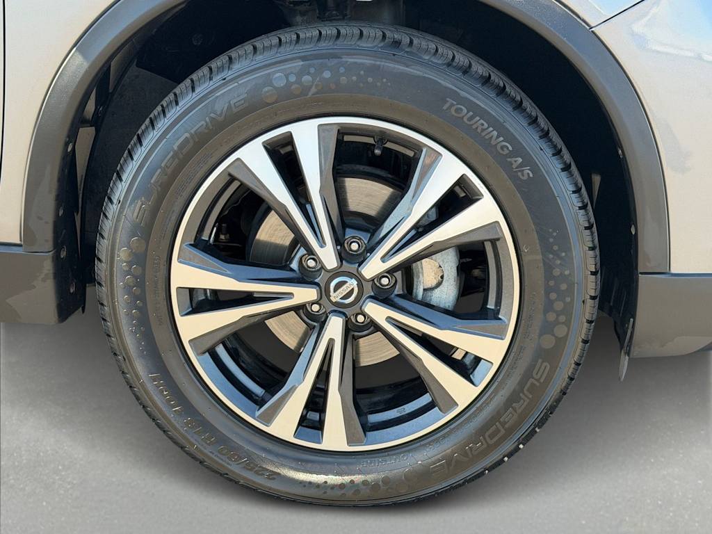 Thumbnail: 2017 Nissan Rogue - 7