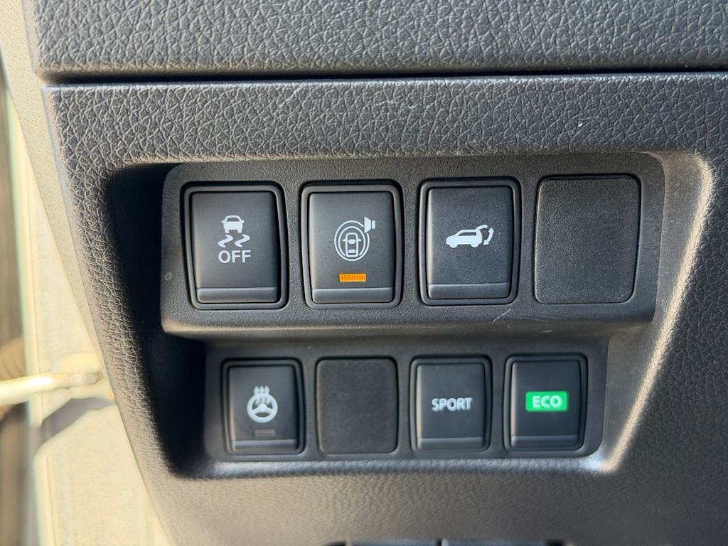 Thumbnail: 2017 Nissan Rogue - 20