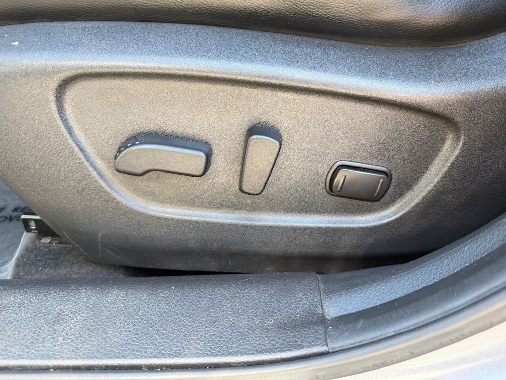 Thumbnail: 2017 Nissan Rogue - 17