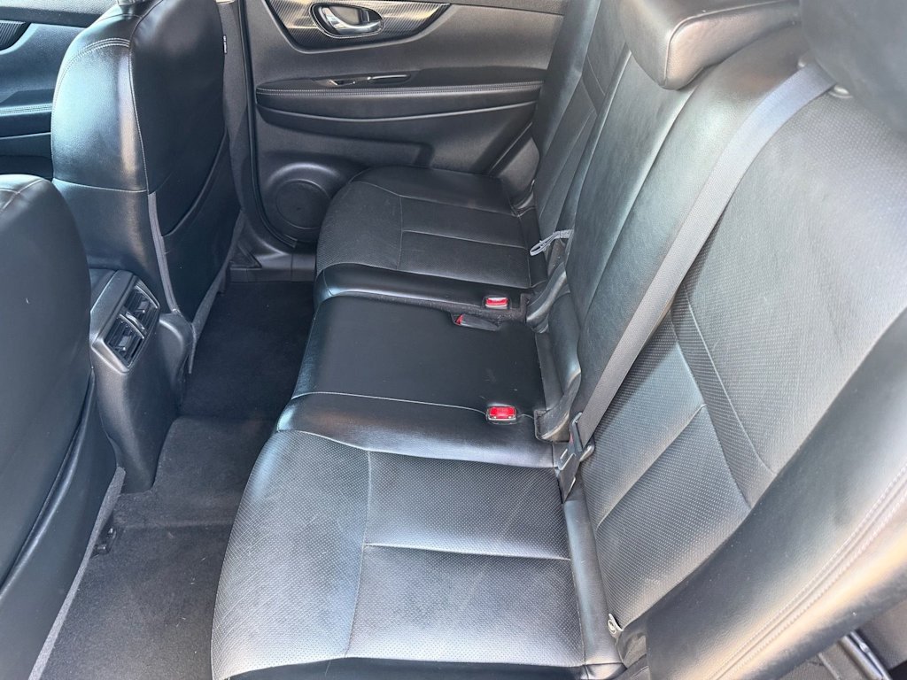 Thumbnail: 2017 Nissan Rogue - 10