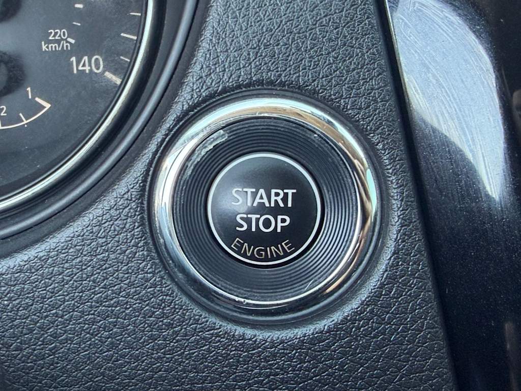 Thumbnail: 2017 Nissan Rogue - 24