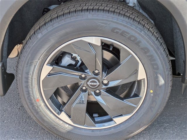 2025 Nissan Rogue SV 6
