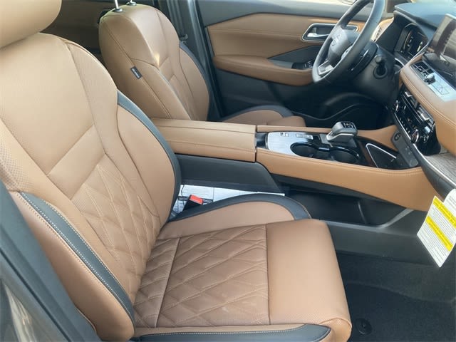 2025 Nissan Rogue Platinum 9