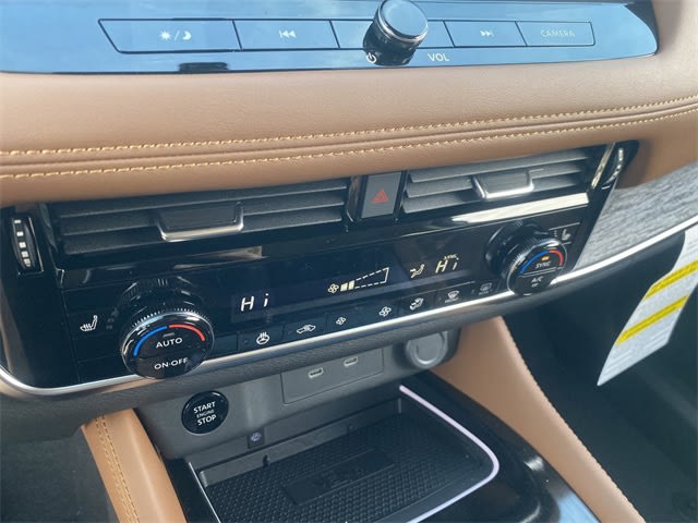 2025 Nissan Rogue Platinum 24