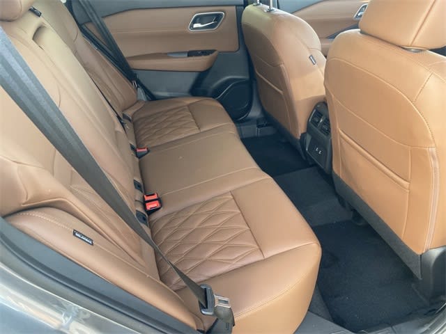 2025 Nissan Rogue Platinum 10