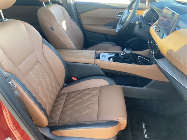 2025 Nissan Rogue Platinum 9